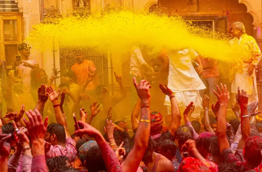 golden-triangle-holi-festival-tour-in-jaipur