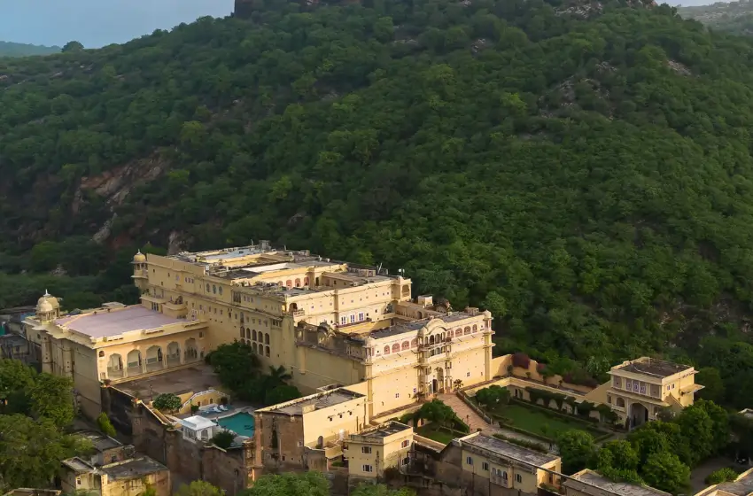 golden-triangle-tour-with-heritage-haveli-stays