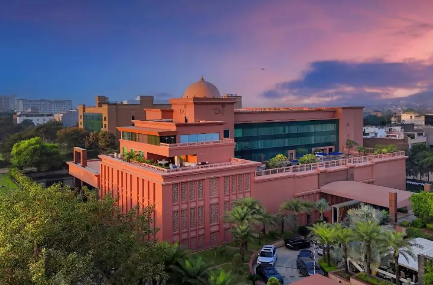 golden-triangle-tour-with-taj-hotels-luxury-stays