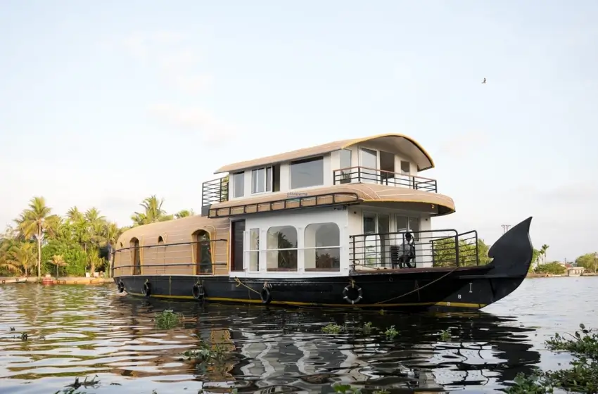 Kerala Luxury Houseboat
