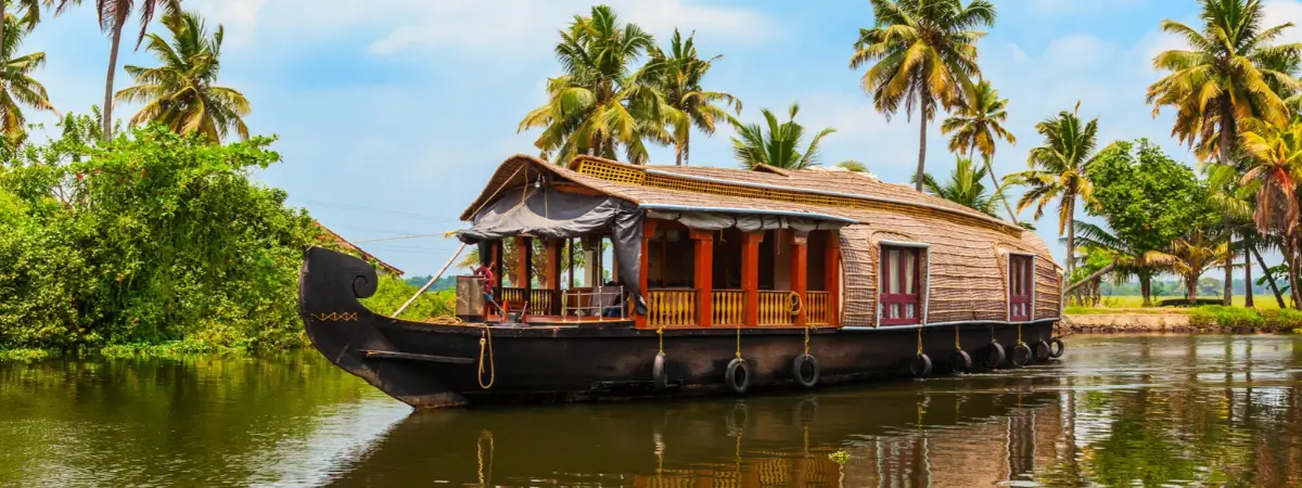 Luxury Kerala Tour with Private Houseboat and Spa Resorts